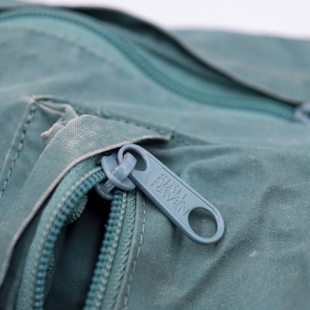 Fjällräven Kånken Backpack Unisex Frost Green Vinylon Classic Outdoor School Bag - Picture 16 of 16